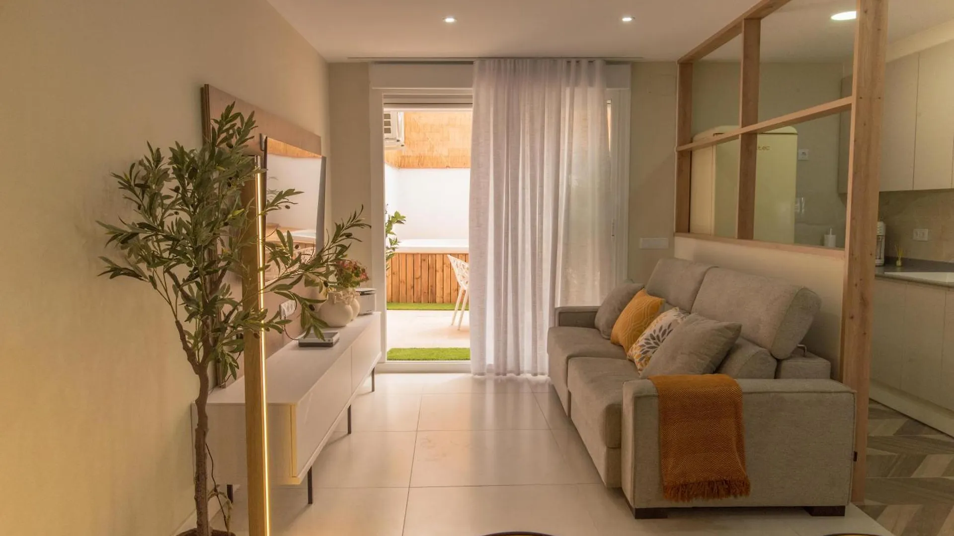 Casa Para 8 Personas Con Jardin Palafolls Holiday home